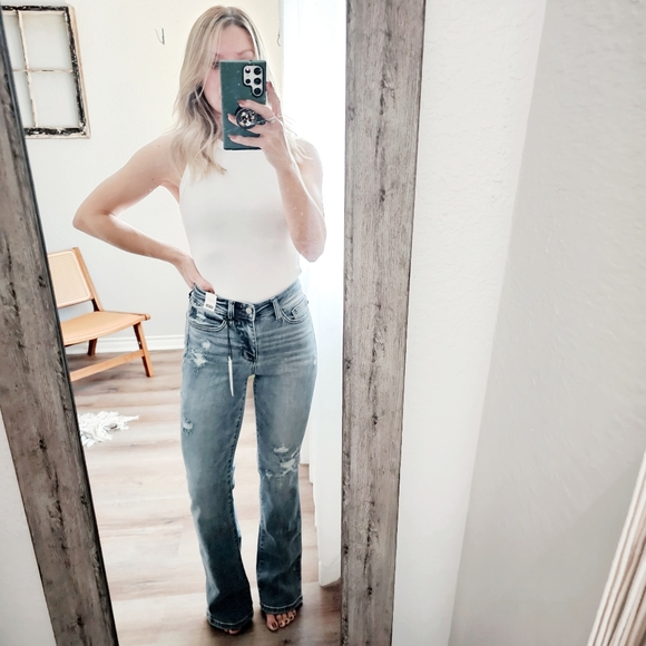 New | Judy Blue | Bootcut Jeans - Picture 9 of 17